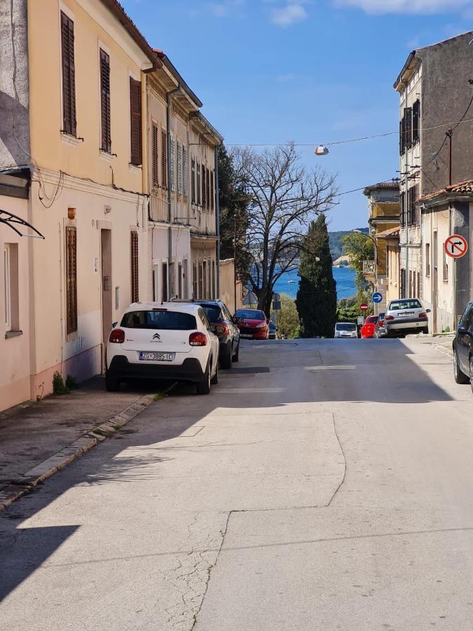 Atraktivan Stan U Blizini Pulske Arene !! Pula Exterior photo